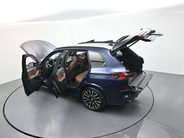 Used 2025 BMW X5 xDrive40i w/ M Sport Package AWD/4WD image 57