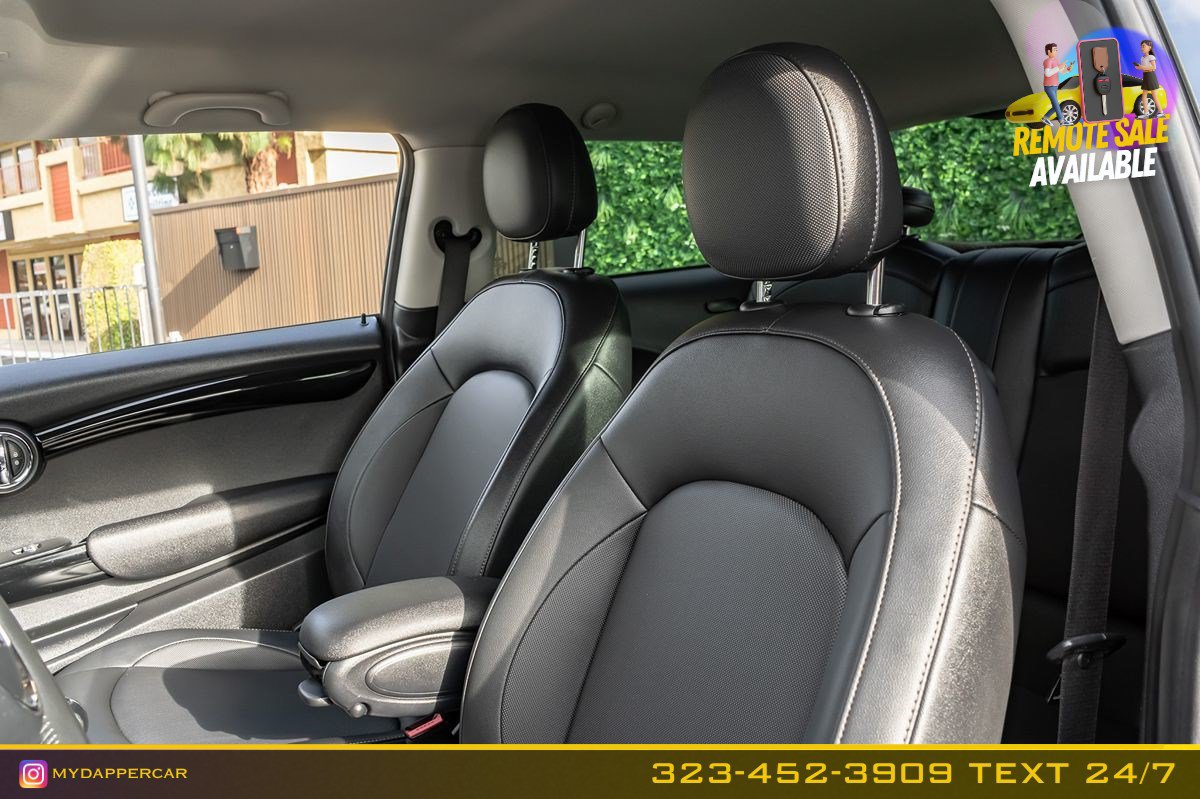 Used 2021 MINI Cooper 2-Door Hardtop w/ 6.5" Touchscreen Package FWD image 12