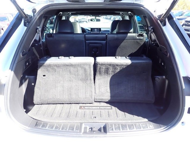 Used 2022 Mitsubishi Outlander SEL Black Edition image 8