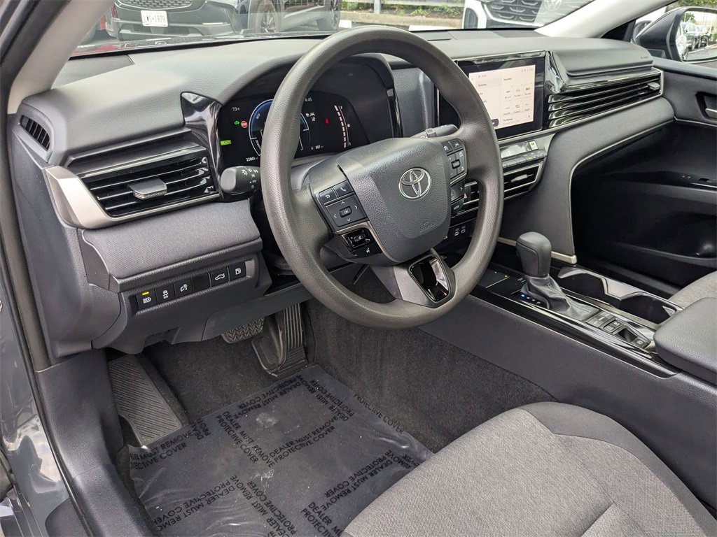 Used 2025 Toyota Camry LE image 13