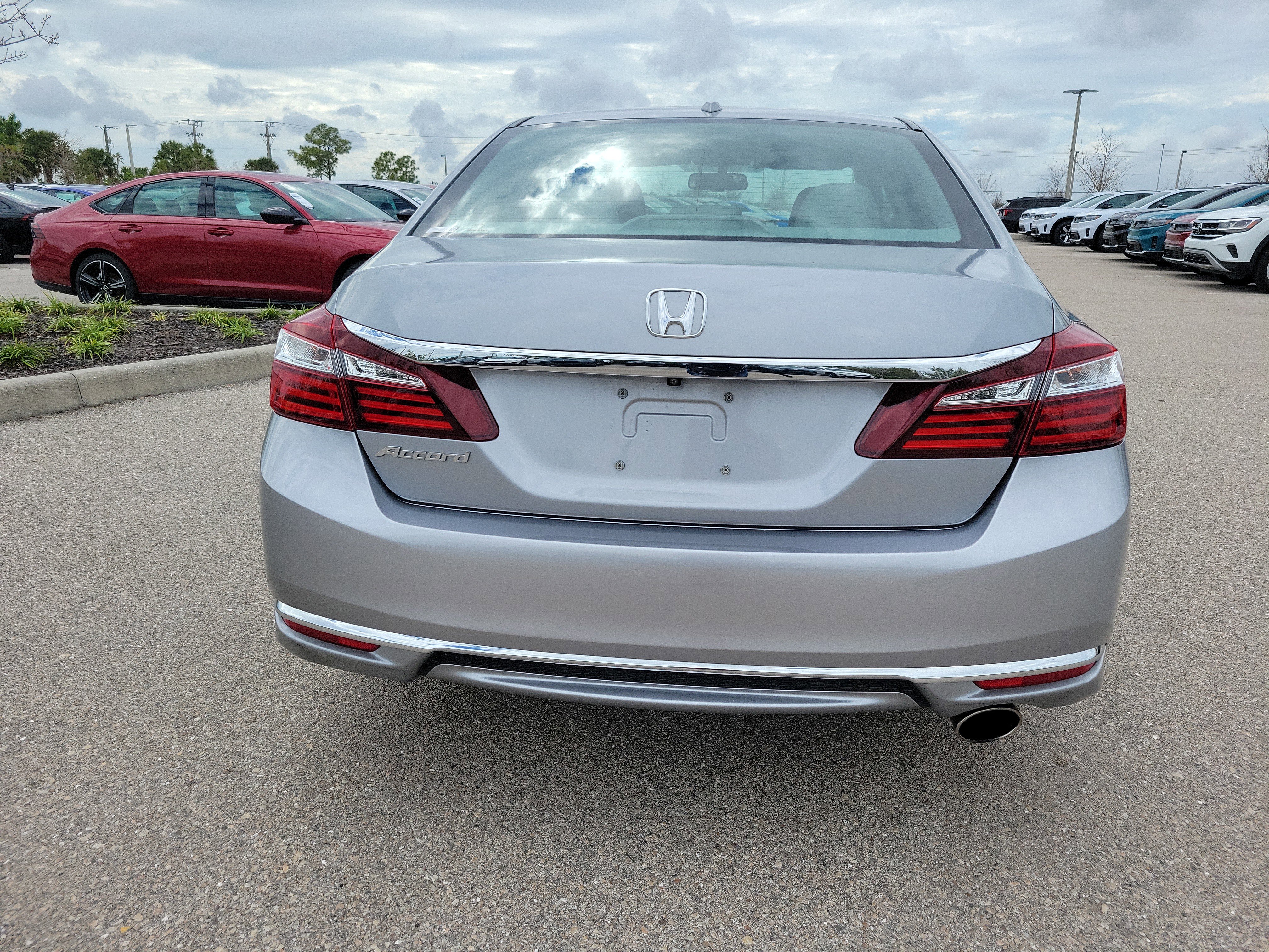 Used 2017 Honda Accord EX-L image 5