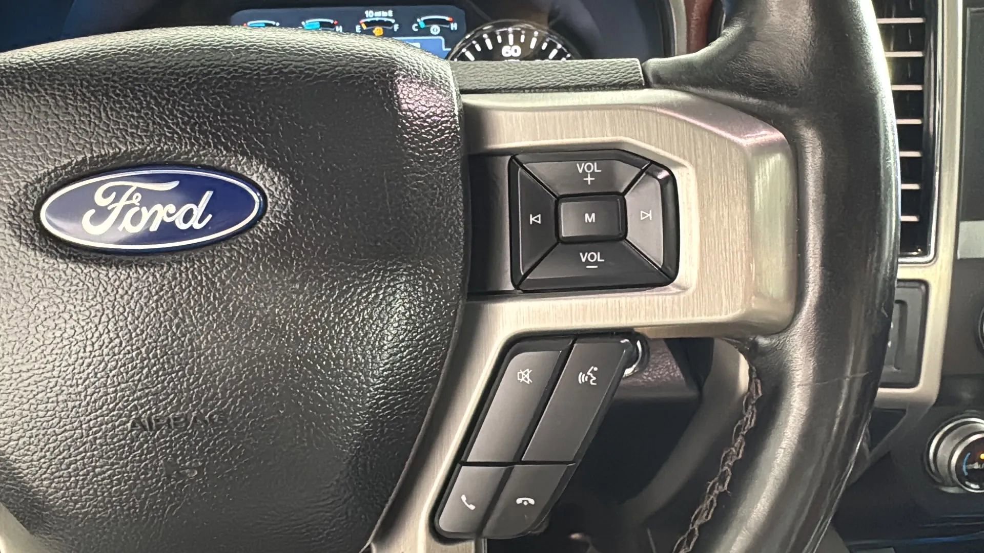 Used 2020 Ford F150 Platinum w/ Equipment Group 701A Luxury AWD/4WD image 19
