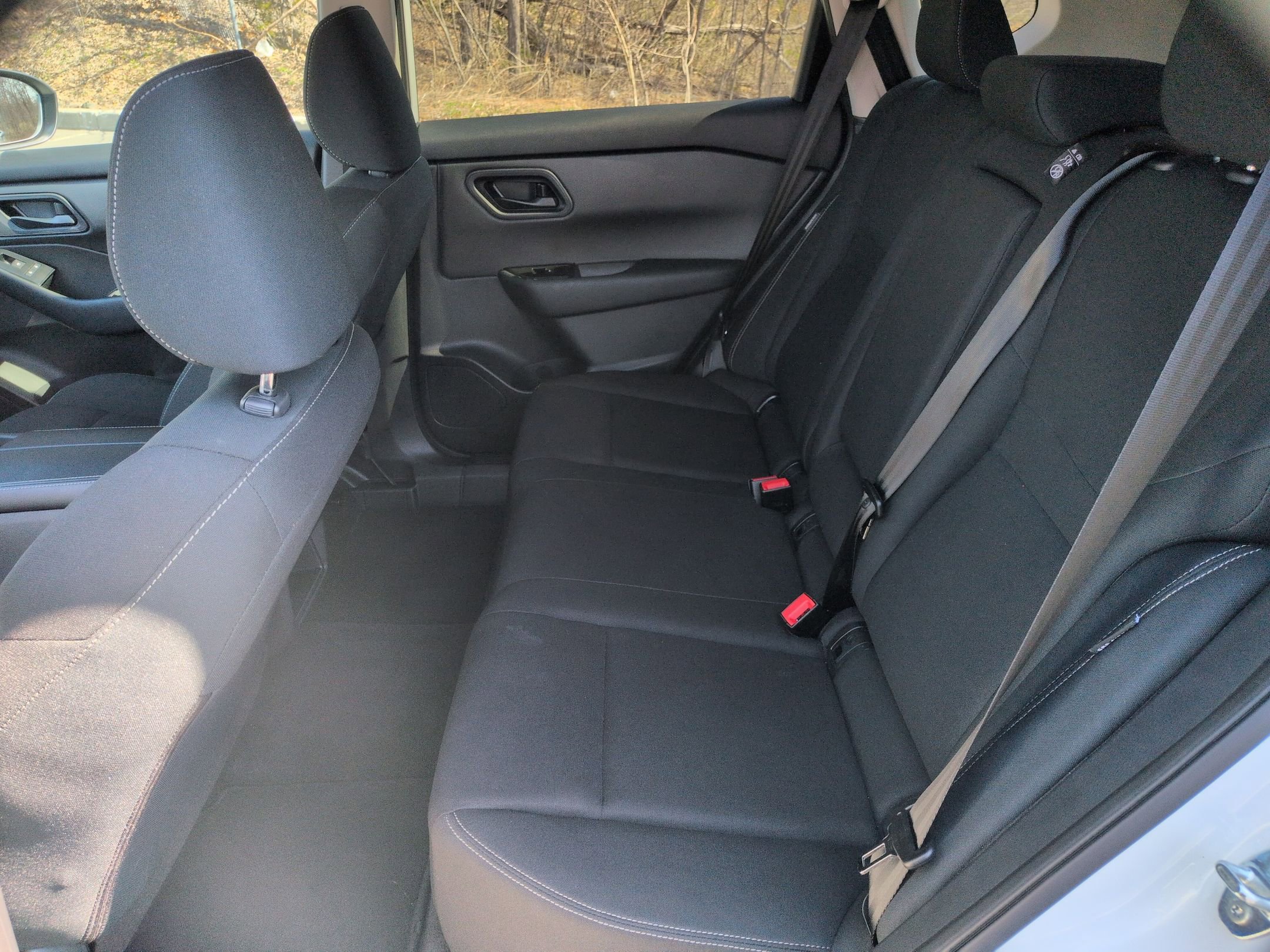 Used 2025 Nissan Rogue S image 15