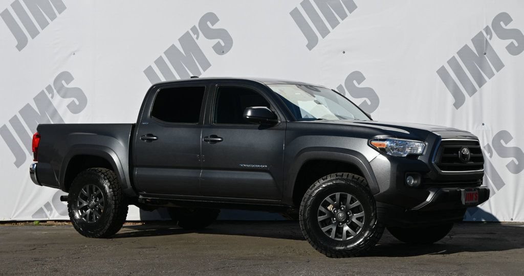 Used 2023 Toyota Tacoma SR5 AWD/4WD image 3