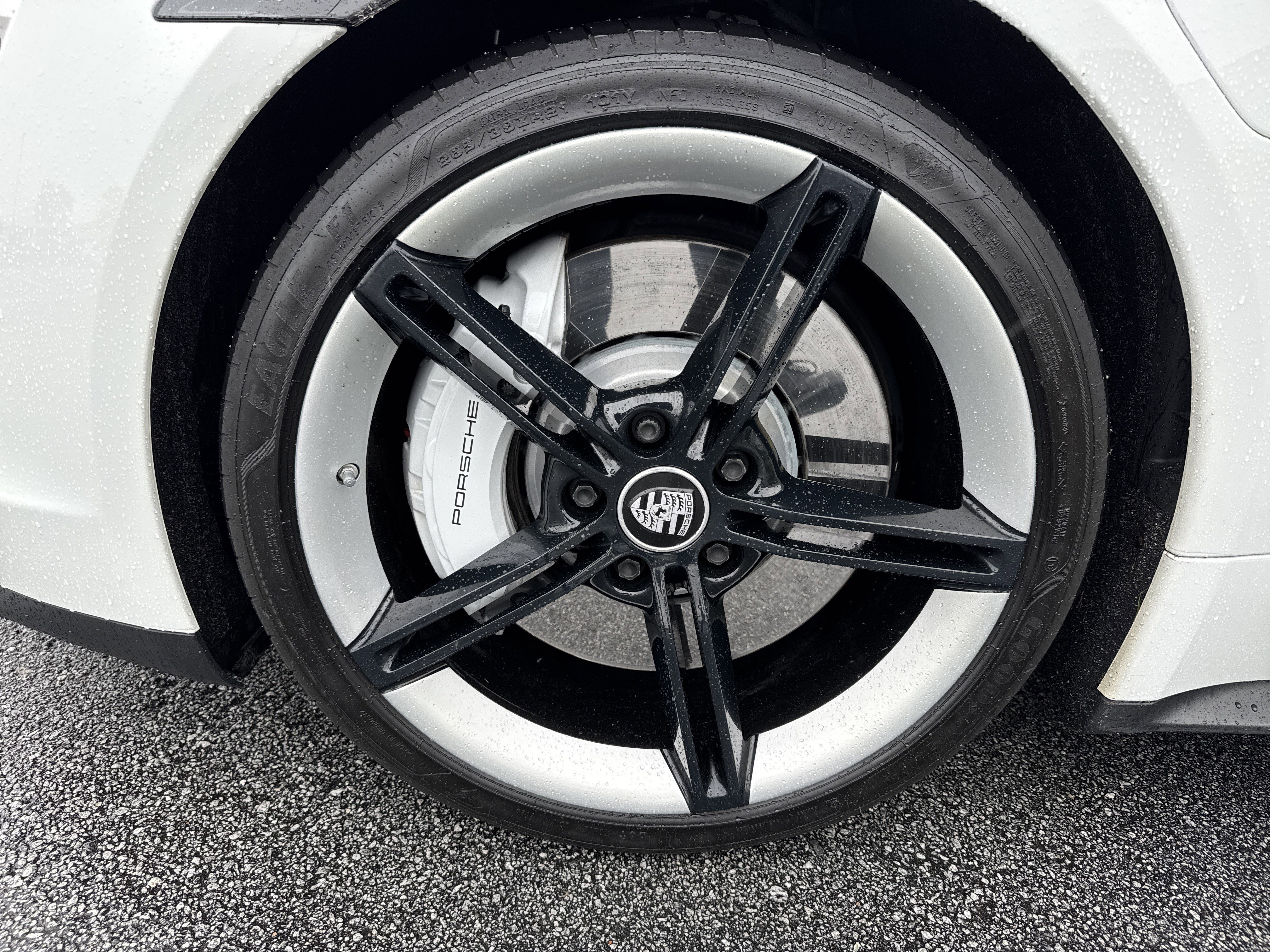 Used 2022 Porsche Taycan RWD image 13