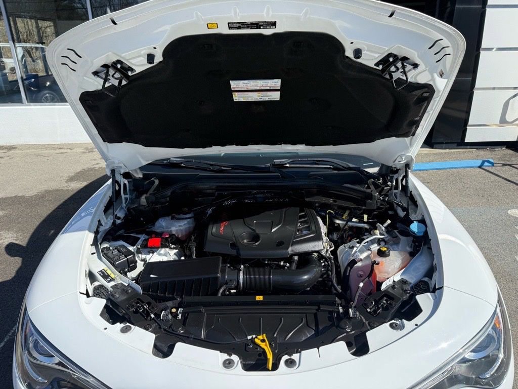 Used 2023 Alfa Romeo Stelvio Ti image 29