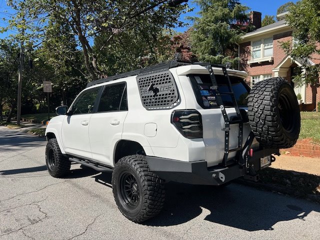Used 2015 Toyota 4Runner SR5 image 2