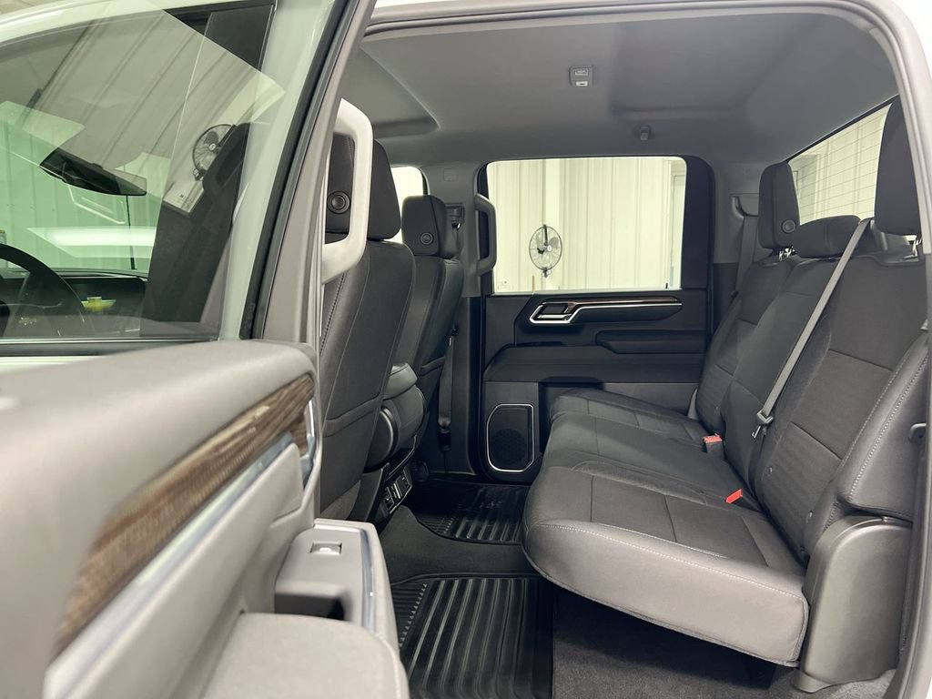 Used 2025 Chevrolet Silverado 2500 LT w/ Convenience Package AWD/4WD image 23