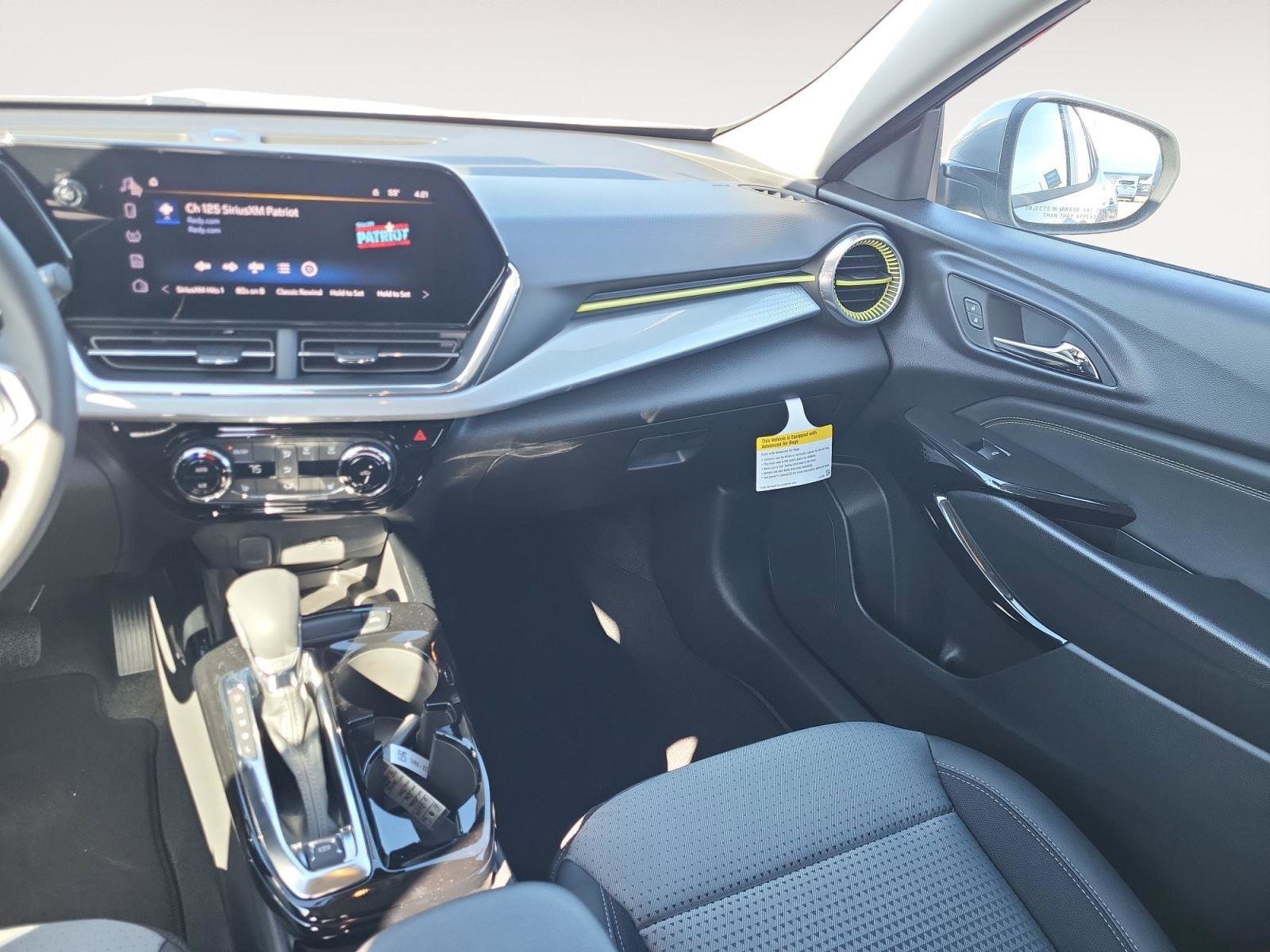 New 2026 Chevrolet Trax LT w/ Sunroof Package FWD image 12