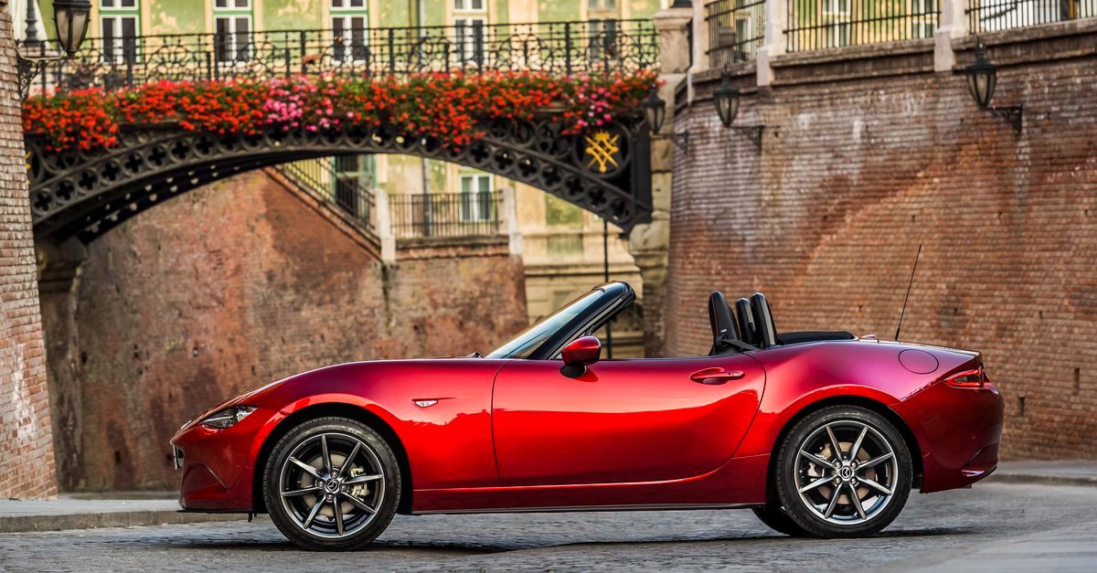 Used 2016 MAZDA MX-5 Miata Sport image 1