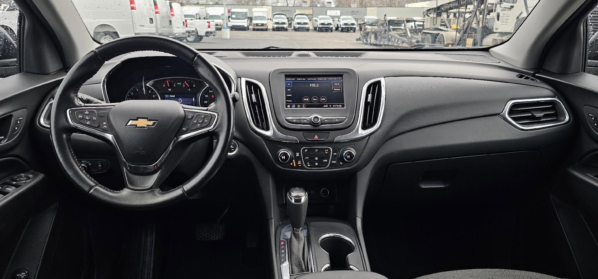 Used 2020 Chevrolet Equinox LT w/ Driver Convenience Package image 11