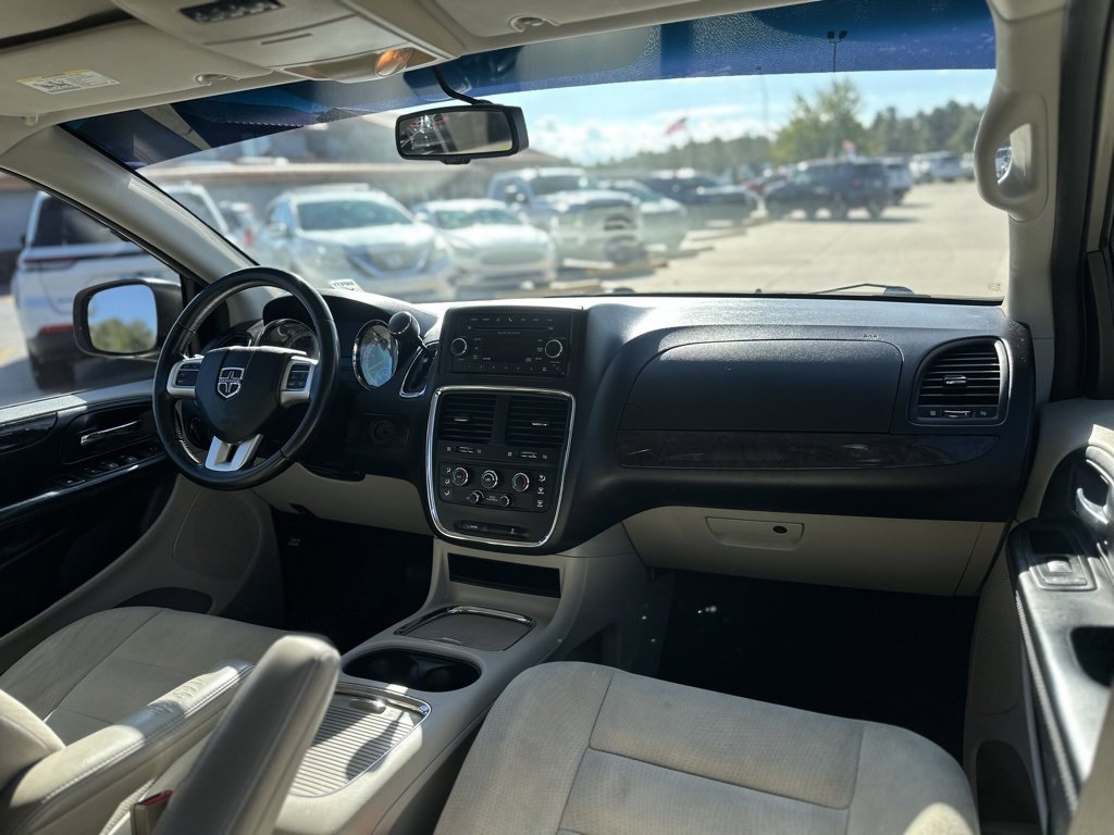 Used 2014 Dodge Grand Caravan SXT w/ UConnect Hands-Free Group image 17