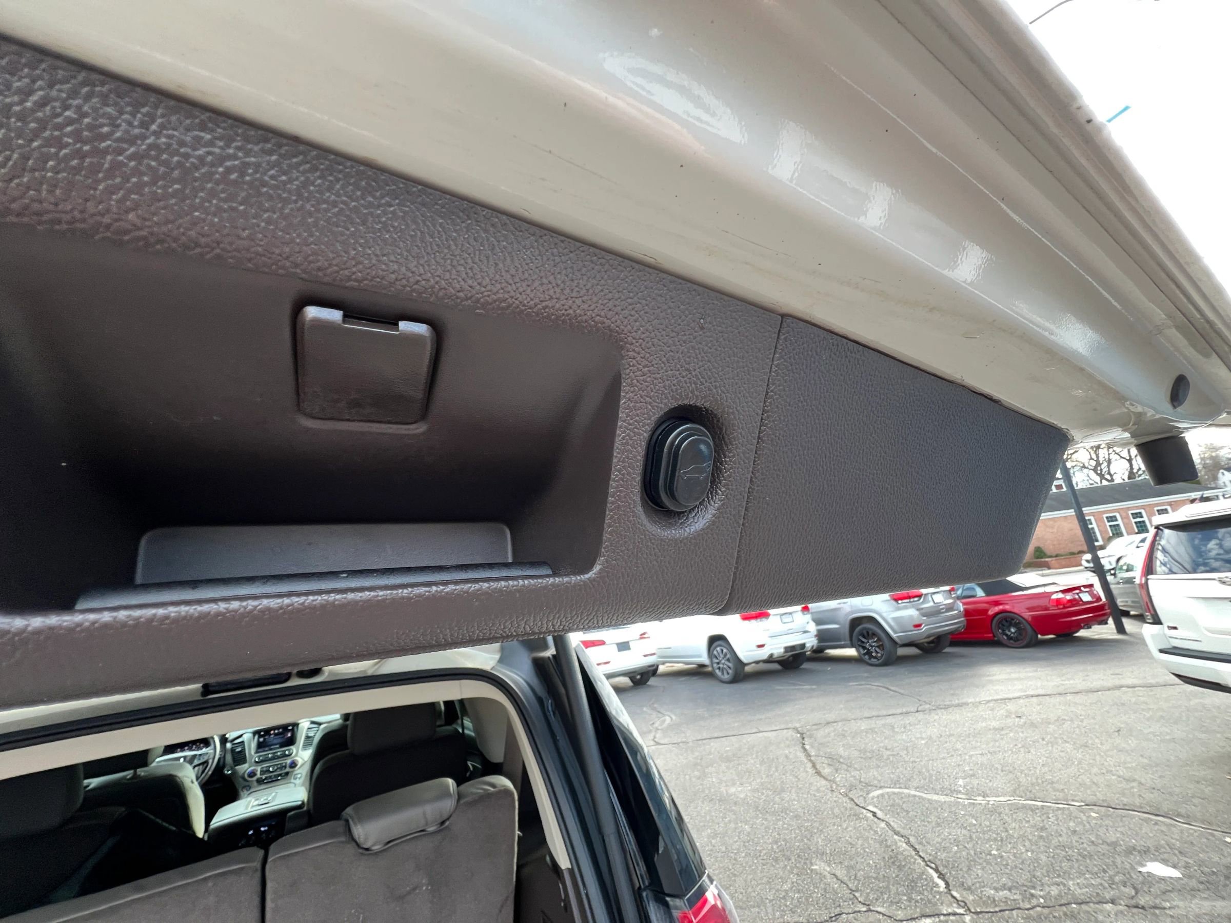 Used 2015 GMC Yukon Denali image 30