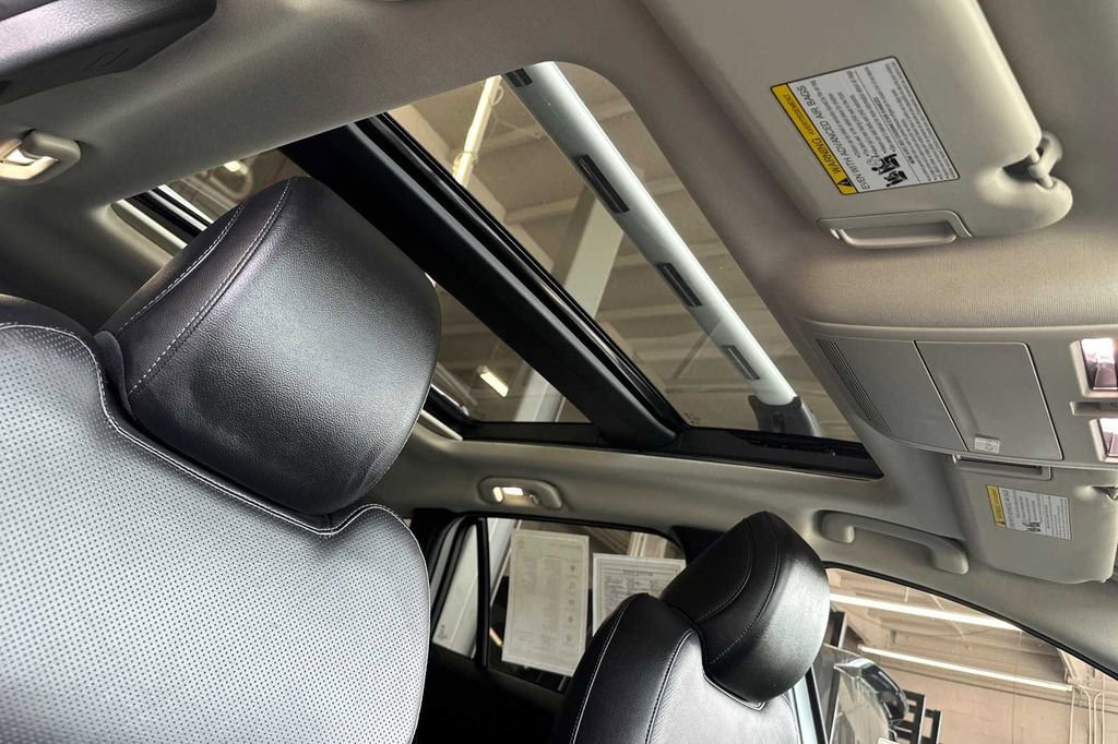 Used 2025 MAZDA CX-50 AWD 2.5 Turbo w/ Premium Pkg image 19