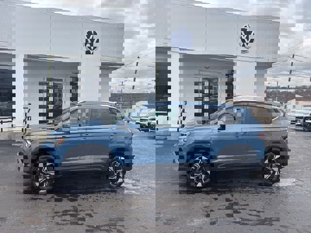 New 2026 Volkswagen Taos SE image 2