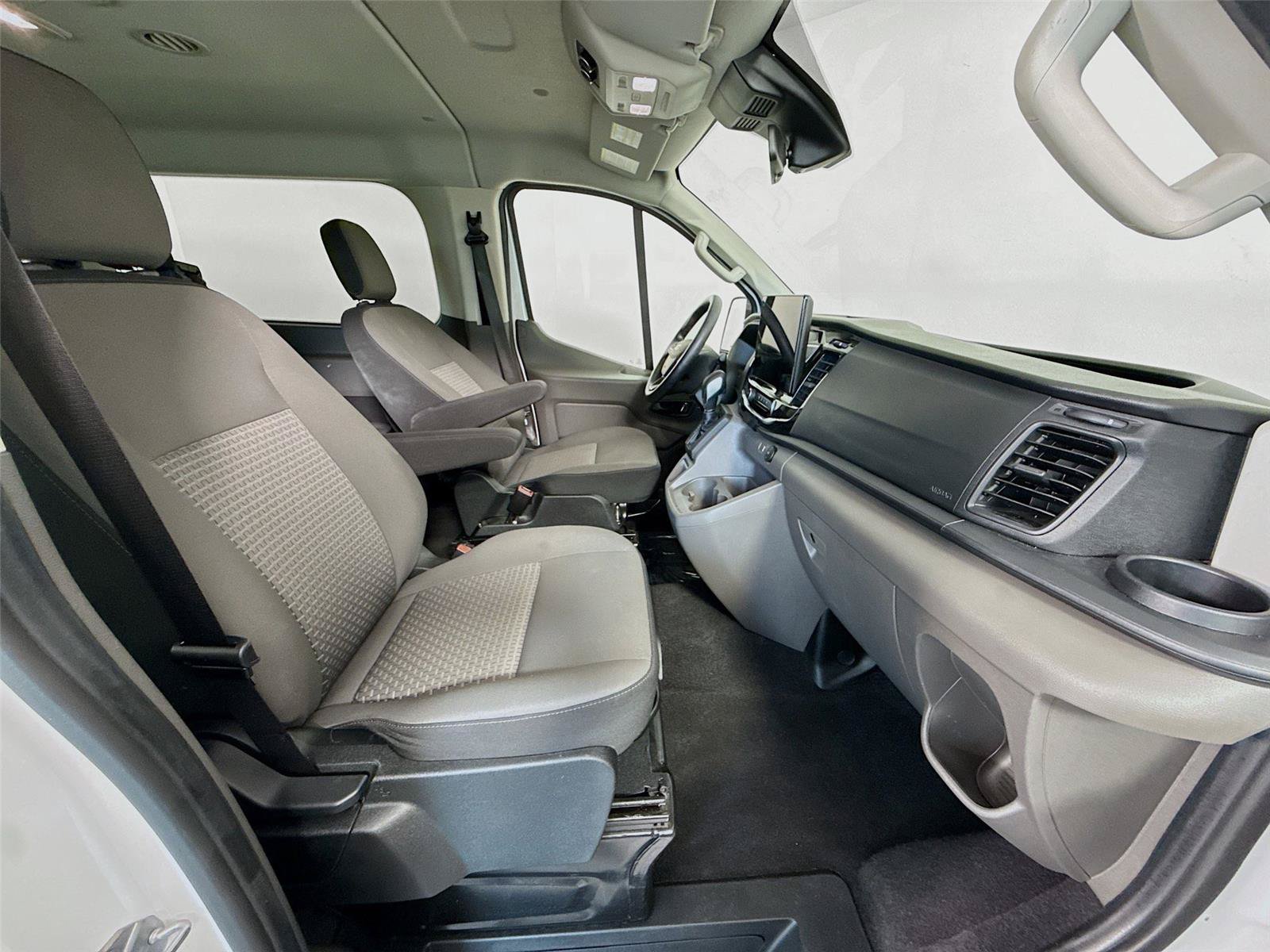 Used 2024 Ford Transit 350 XLT RWD image 19