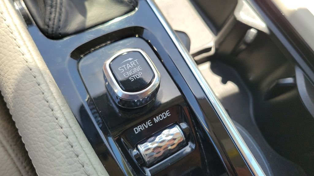 Used 2018 Volvo XC90 T6 Momentum w/ Convenience Package image 30