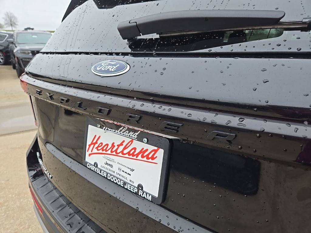 Used 2025 Ford Explorer Platinum w/ LUX Leather Package AWD/4WD image 21