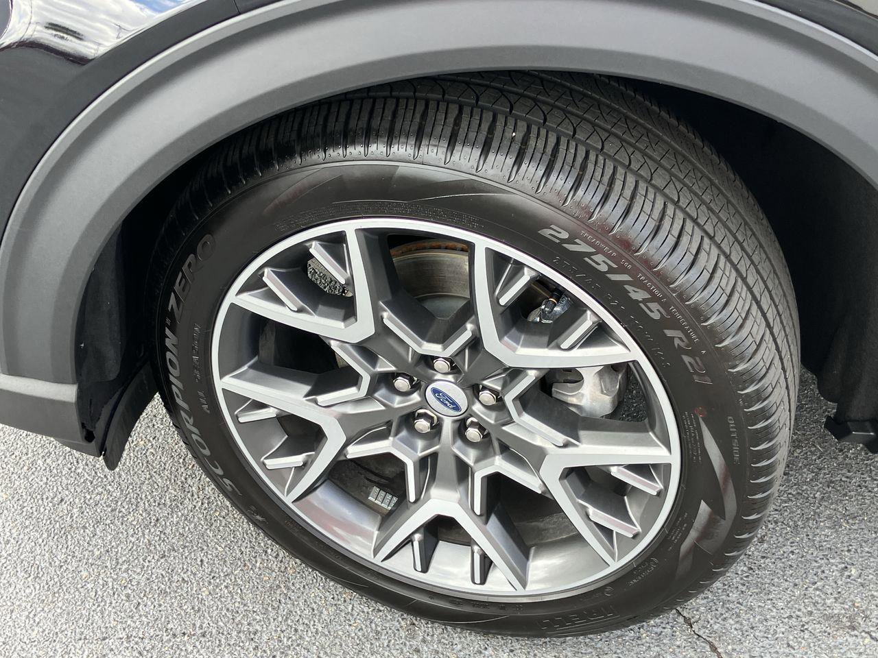 Used 2025 Ford Explorer Platinum w/ Ultimate Package image 9