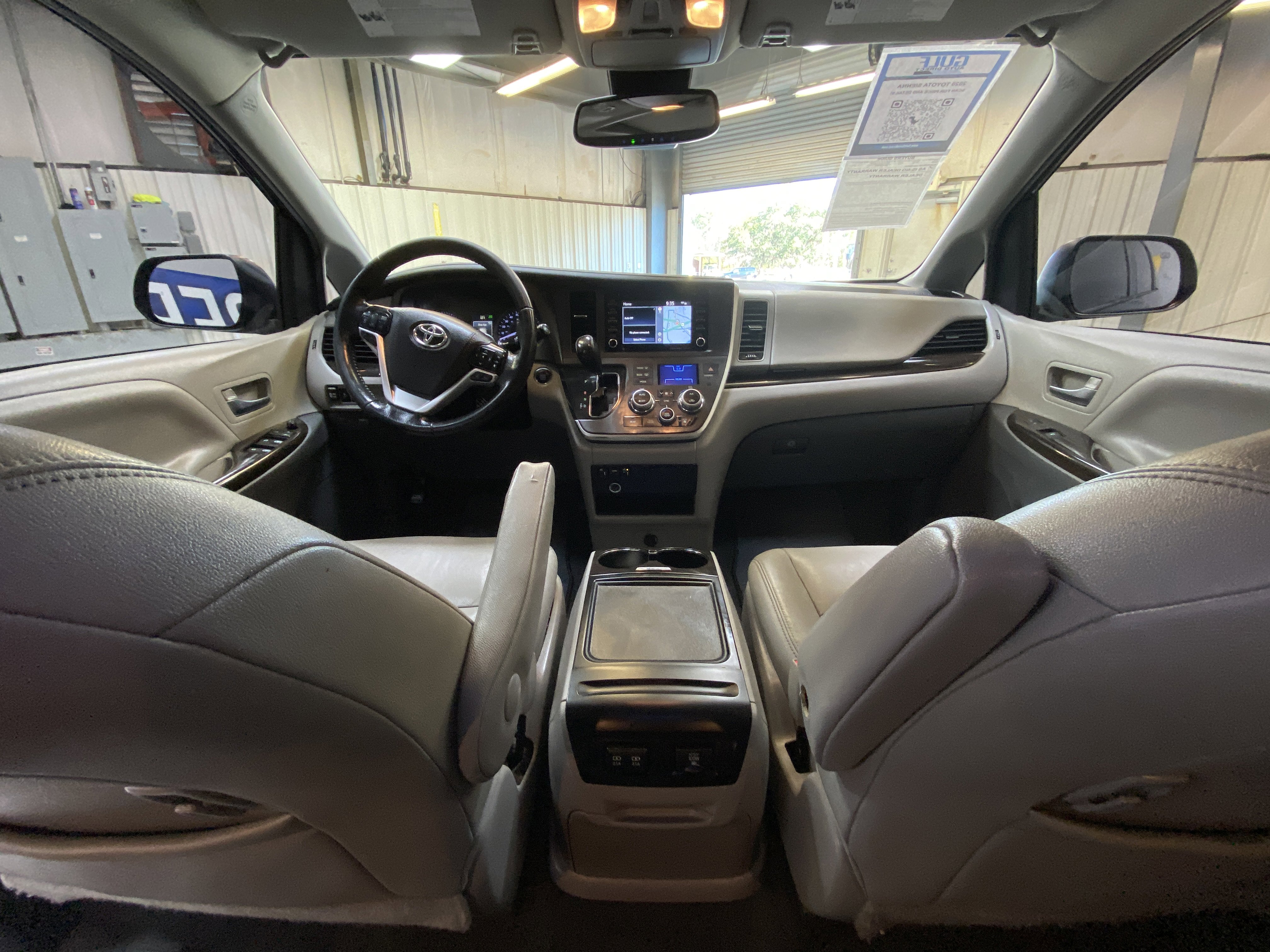 Used 2020 Toyota Sienna XLE w/ XLE Navigation Package image 18