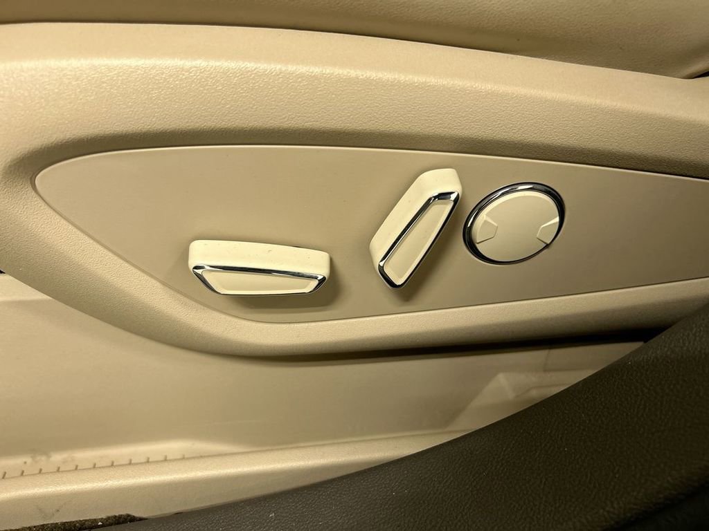 Used 2022 Lincoln Nautilus Reserve w/ Luxury Package image 10