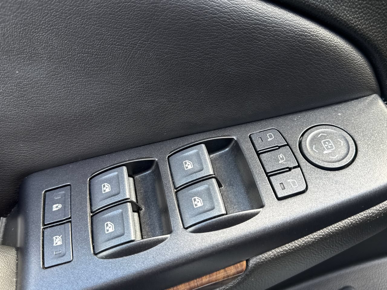 Used 2020 Chevrolet Tahoe LT AWD/4WD image 17