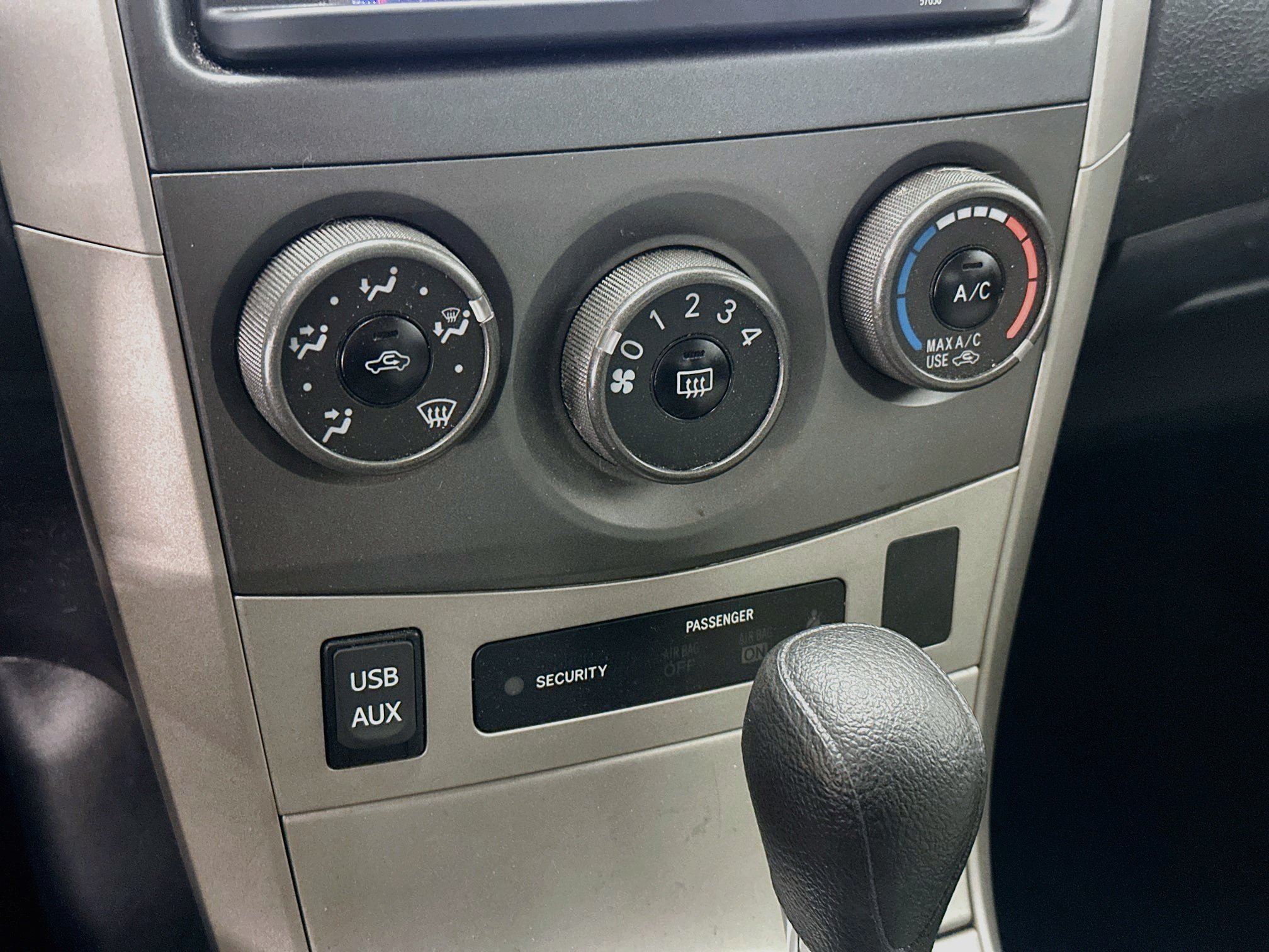 Used 2013 Toyota Corolla LE w/ Premium Pkg FWD image 22