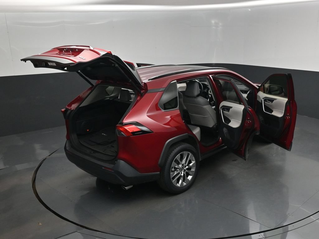 Used 2022 Toyota RAV4 XLE Premium FWD image 29