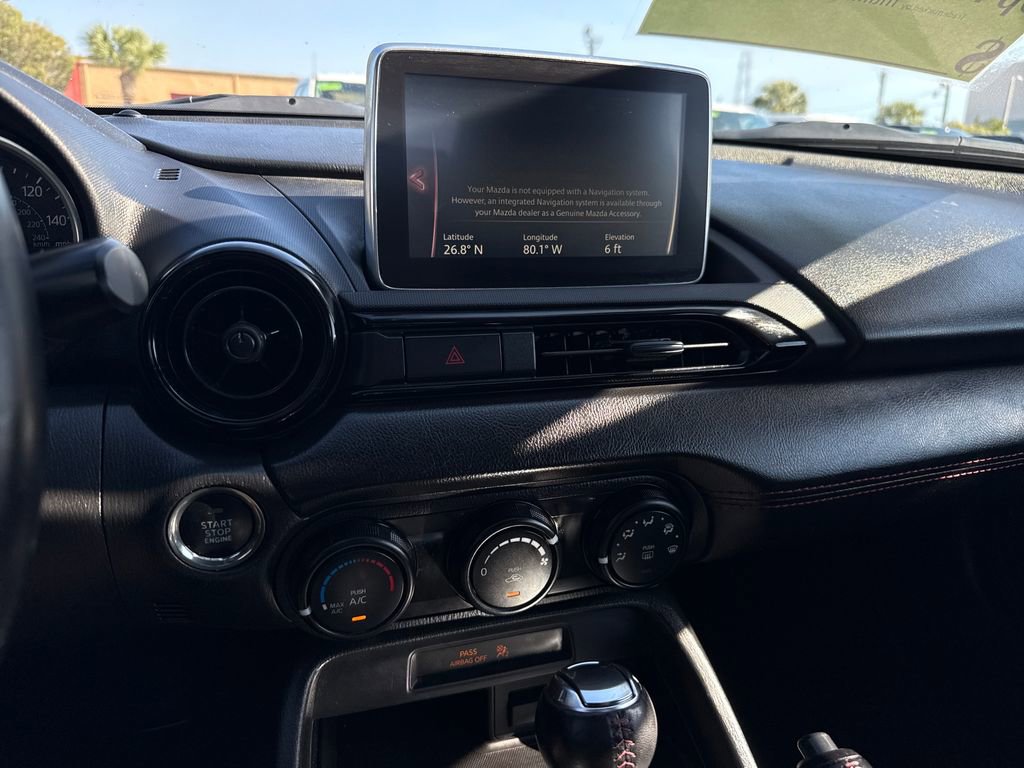 Used 2017 MAZDA MX-5 Miata Club image 18