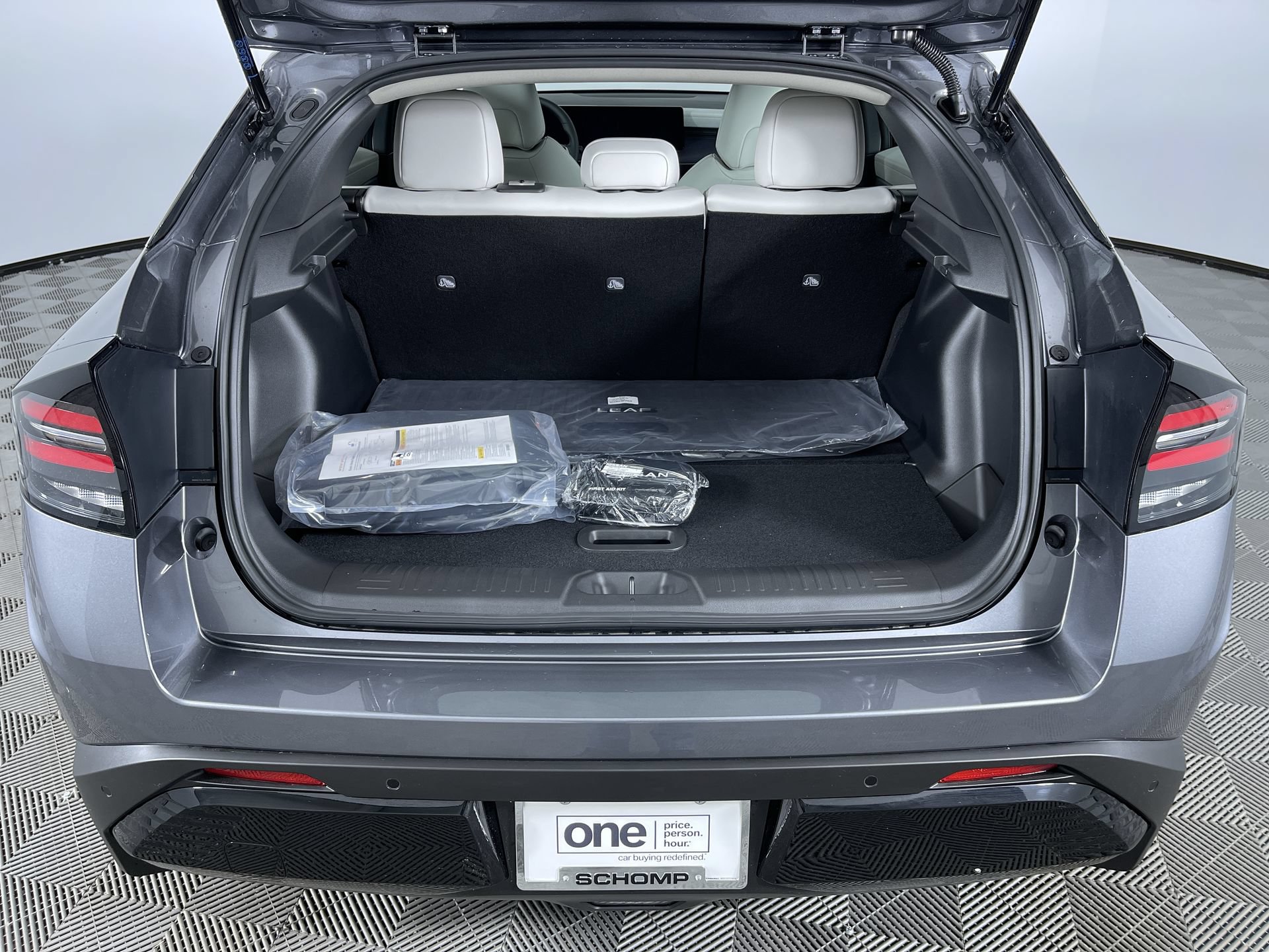 New 2026 Nissan Leaf SV+ w/ Floor Mat Package (SV+) FWD image 25