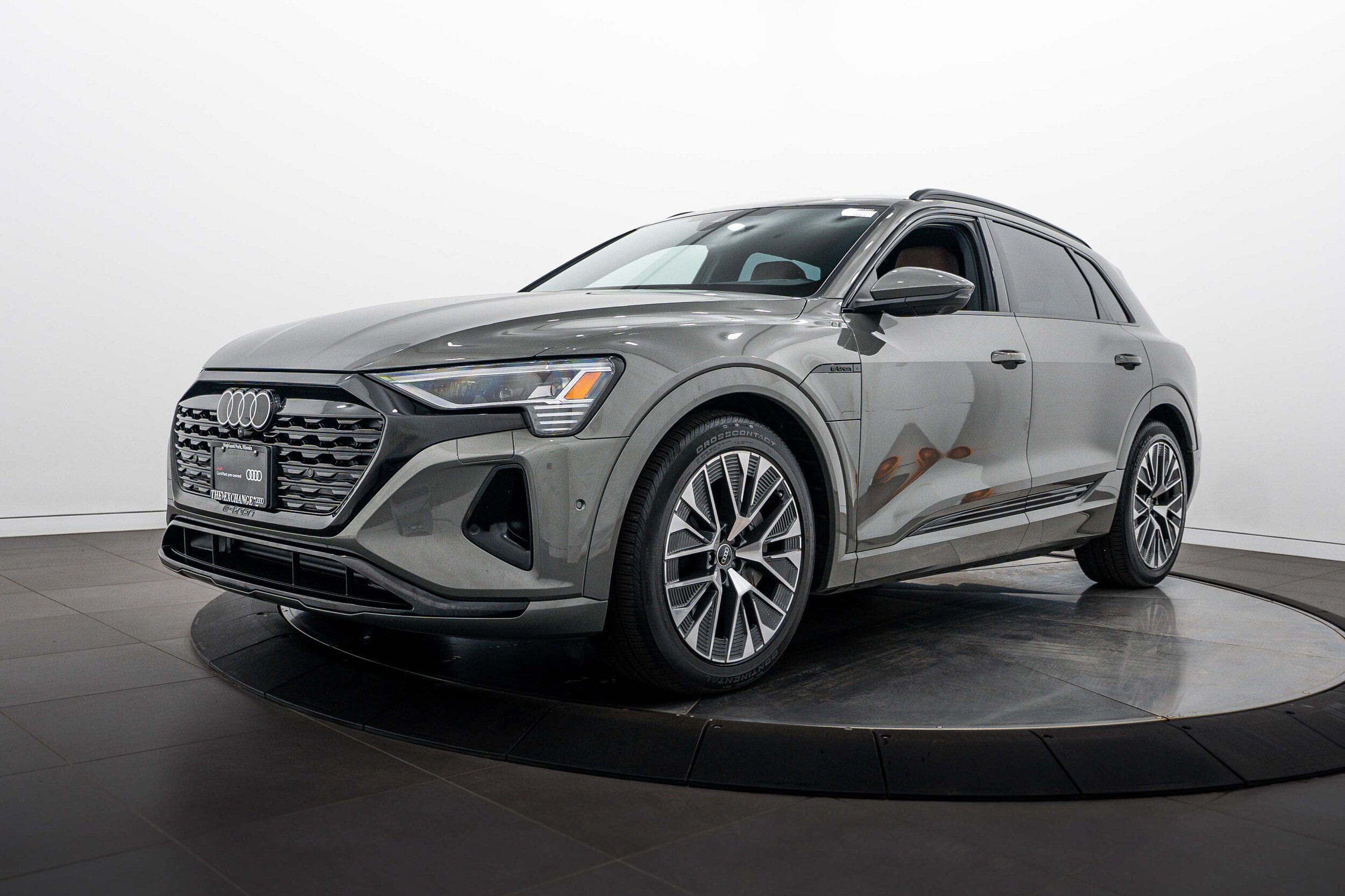 Certified 2024 Audi Q8 e-tron Prestige AWD/4WD image 6