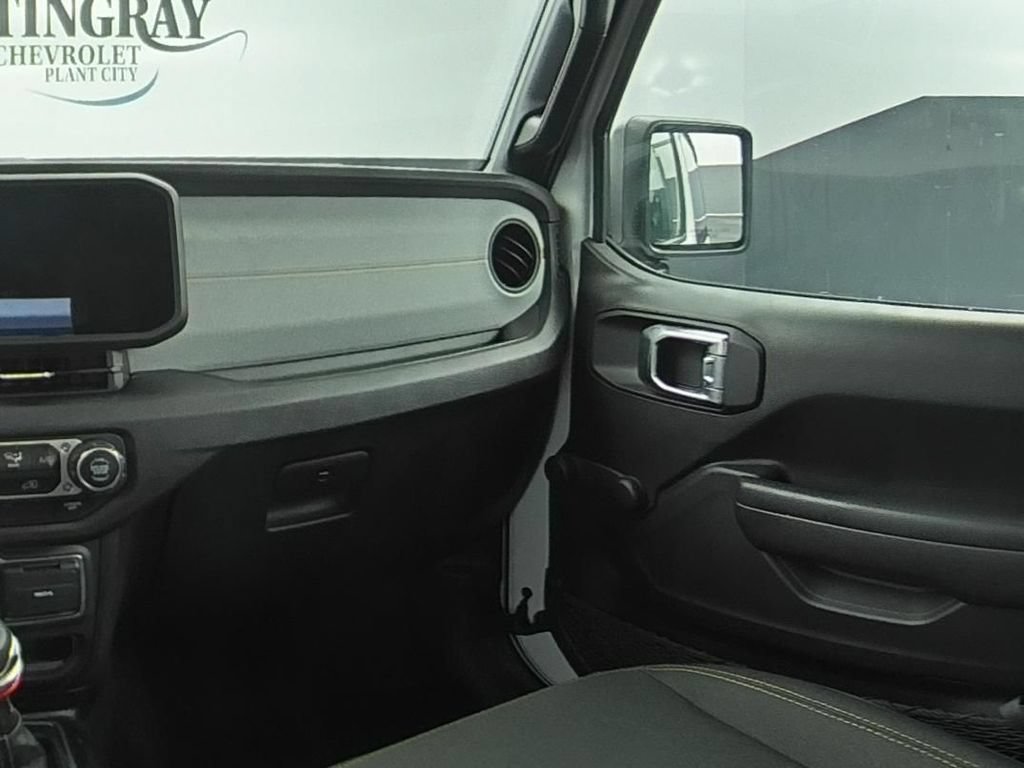 Used 2024 Jeep Wrangler Sport AWD/4WD image 15