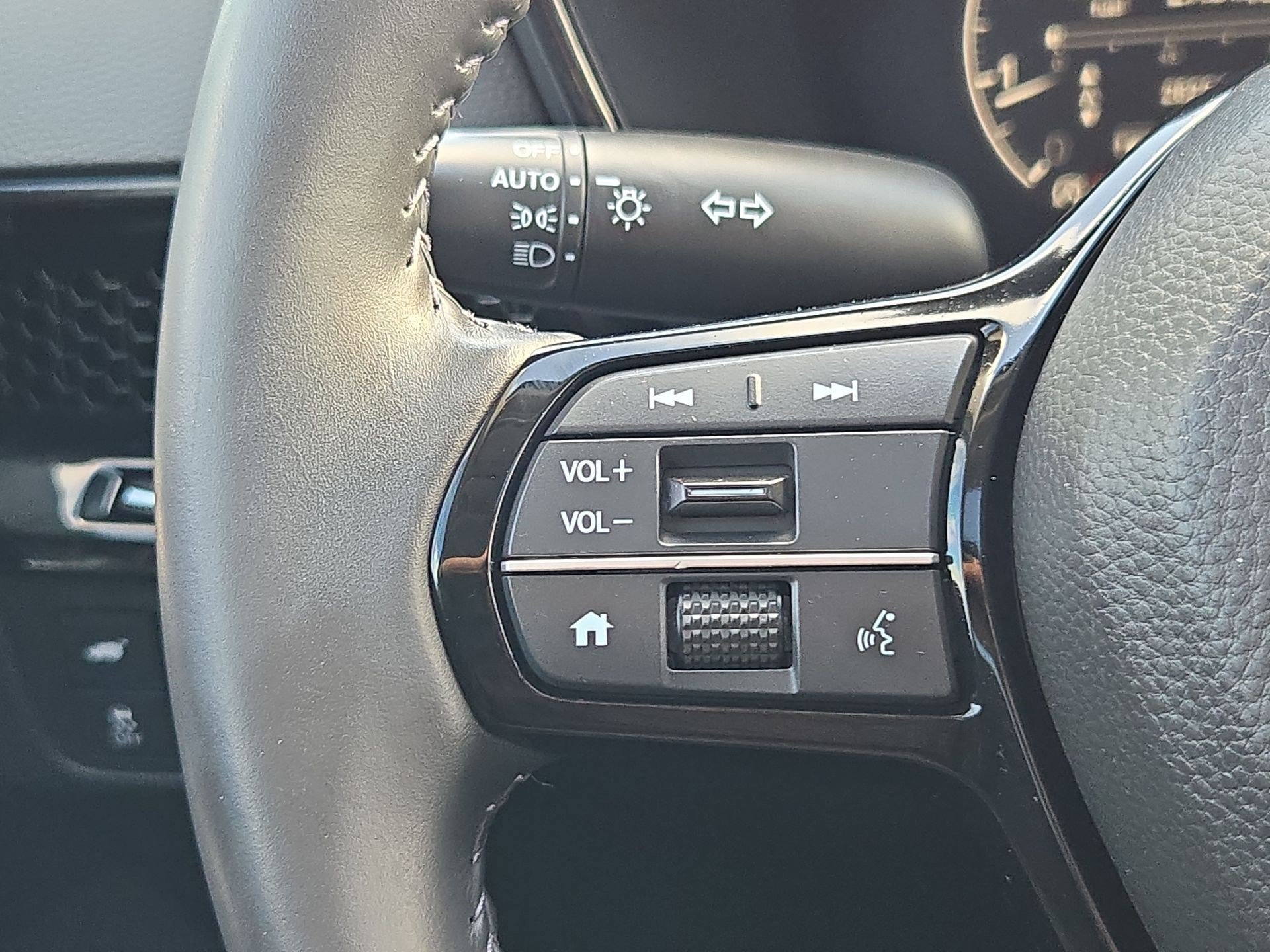 Used 2025 Honda CR-V EX-L image 18