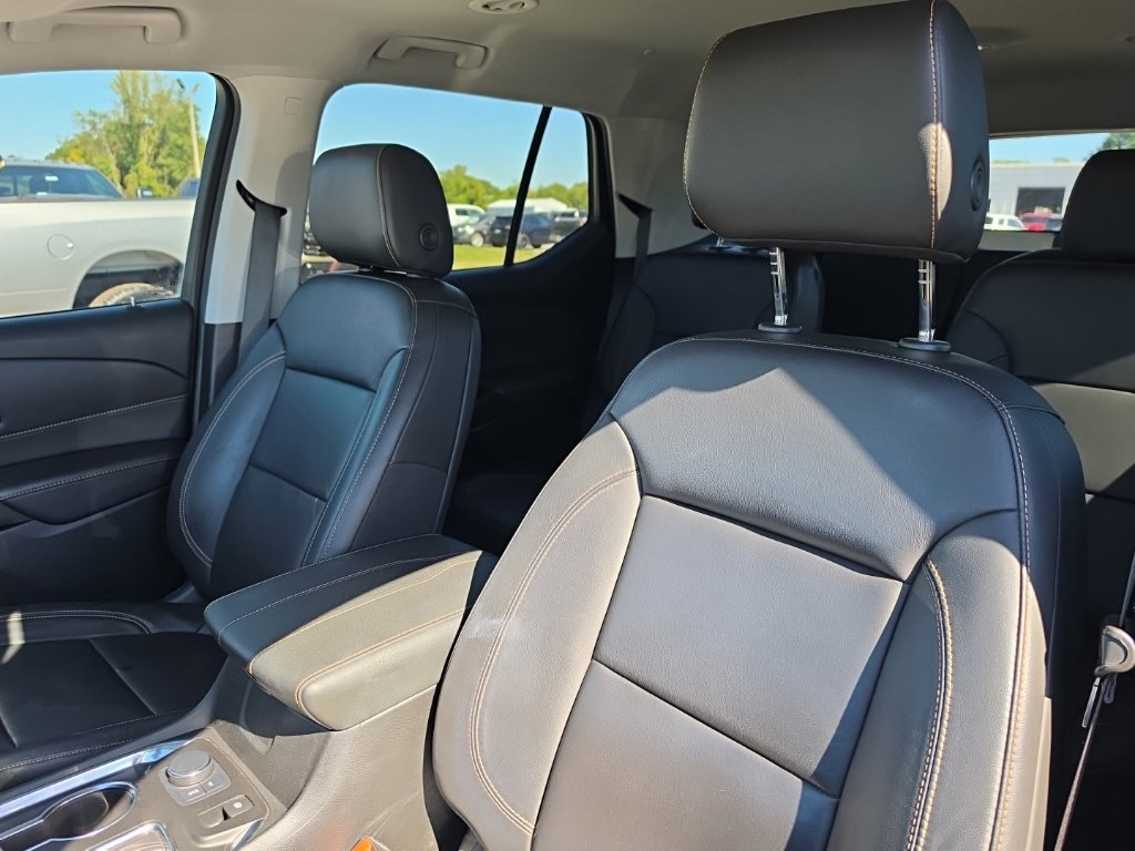 Used 2021 Chevrolet Traverse RS FWD image 19
