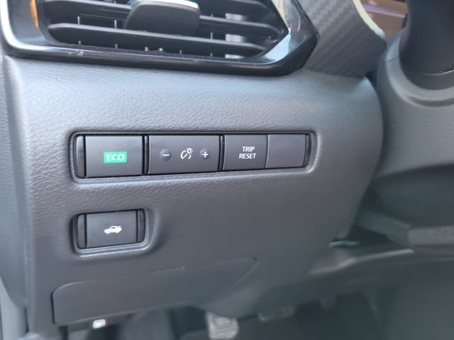 Used 2025 Nissan Sentra SV FWD image 30