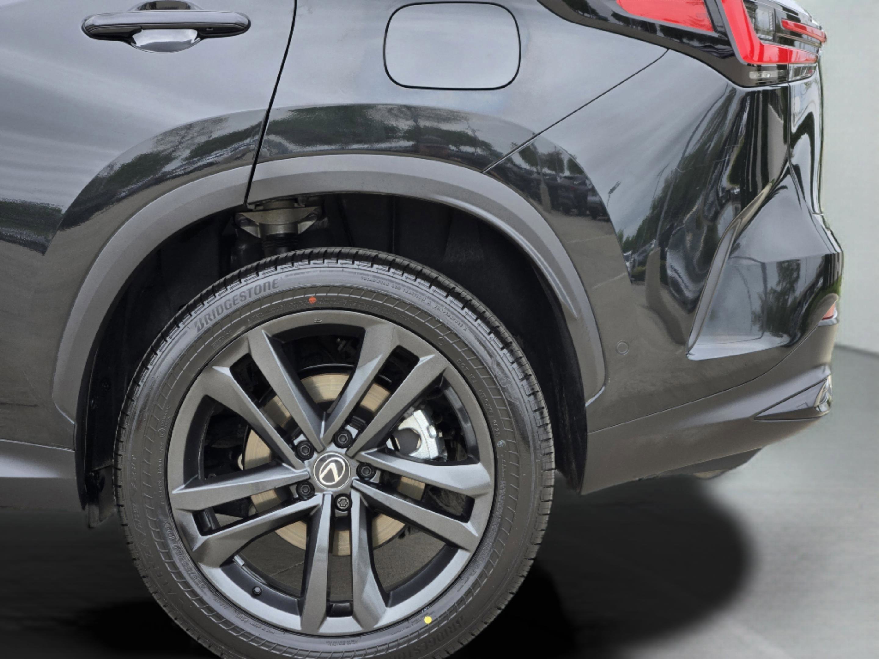 Certified 2025 Lexus NX 450h+ AWD w/ Accessory Package (2T) image 36