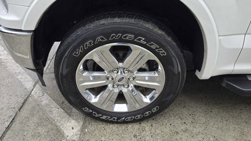 Used 2020 Ford F150 Lariat w/ Equipment Group 502A Luxury image 10