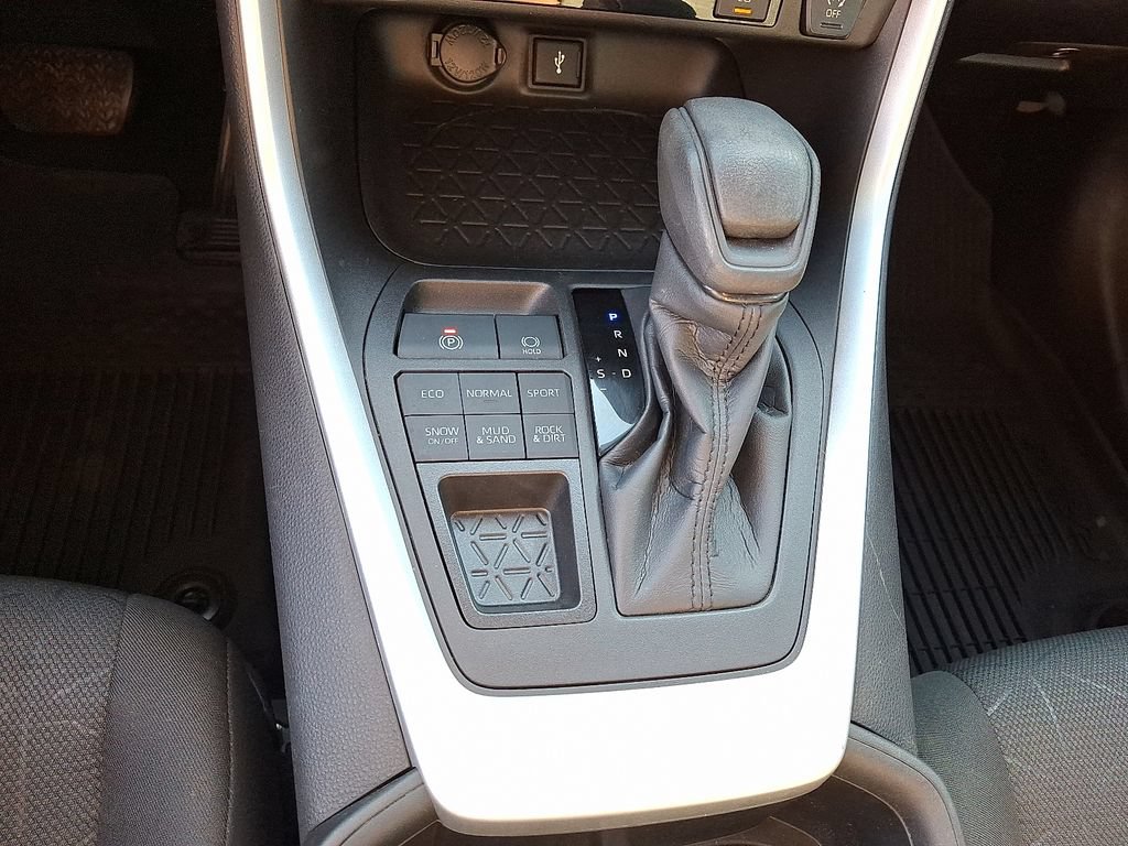 Used 2022 Toyota RAV4 XLE w/ Convenience Package AWD/4WD image 19