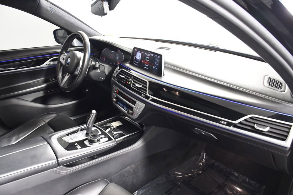 Used 2020 BMW M760i xDrive w/ Luxury Rear Seating Package AWD/4WD image 19