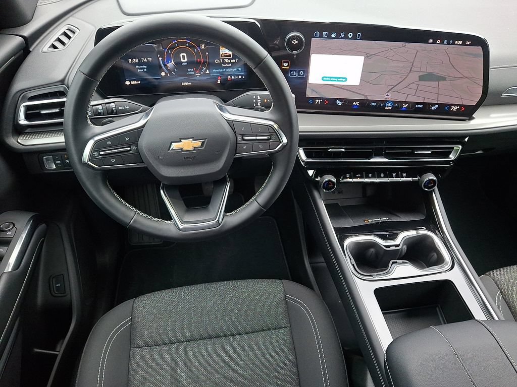 Used 2026 Chevrolet Traverse LT w/ Driver Confidence Package FWD image 12