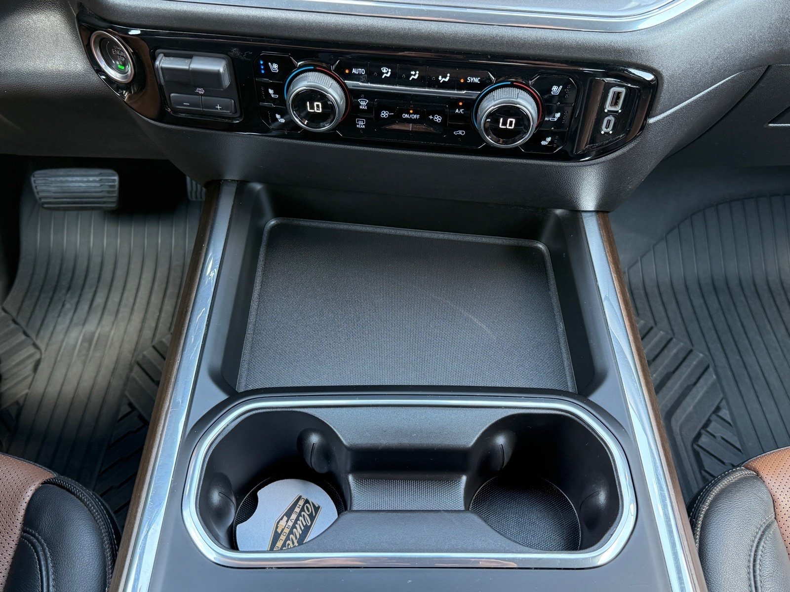 Used 2024 Chevrolet Silverado 2500 High Country w/ High Country Premium Package AWD/4WD image 18
