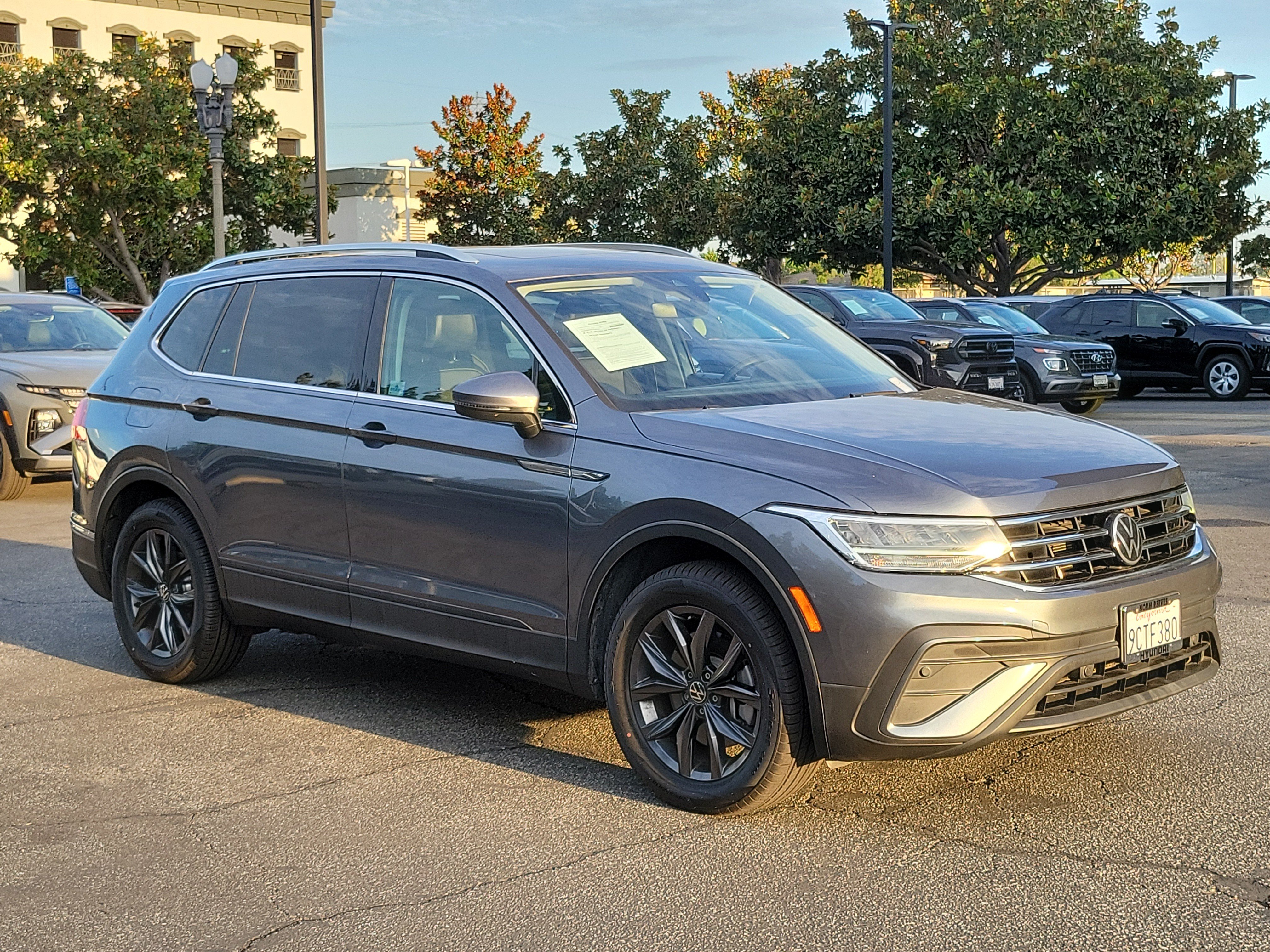 Used 2022 Volkswagen Tiguan SE FWD image 27