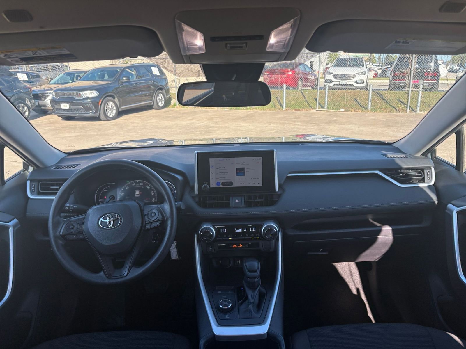 Used 2025 Toyota RAV4 LE image 32