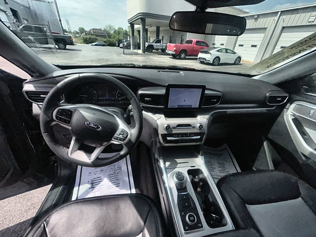Used 2023 Ford Explorer XLT w/ Equipment Group 202A AWD/4WD image 10
