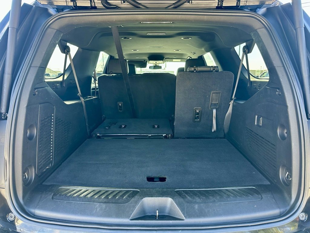 Used 2021 Chevrolet Suburban LT image 6