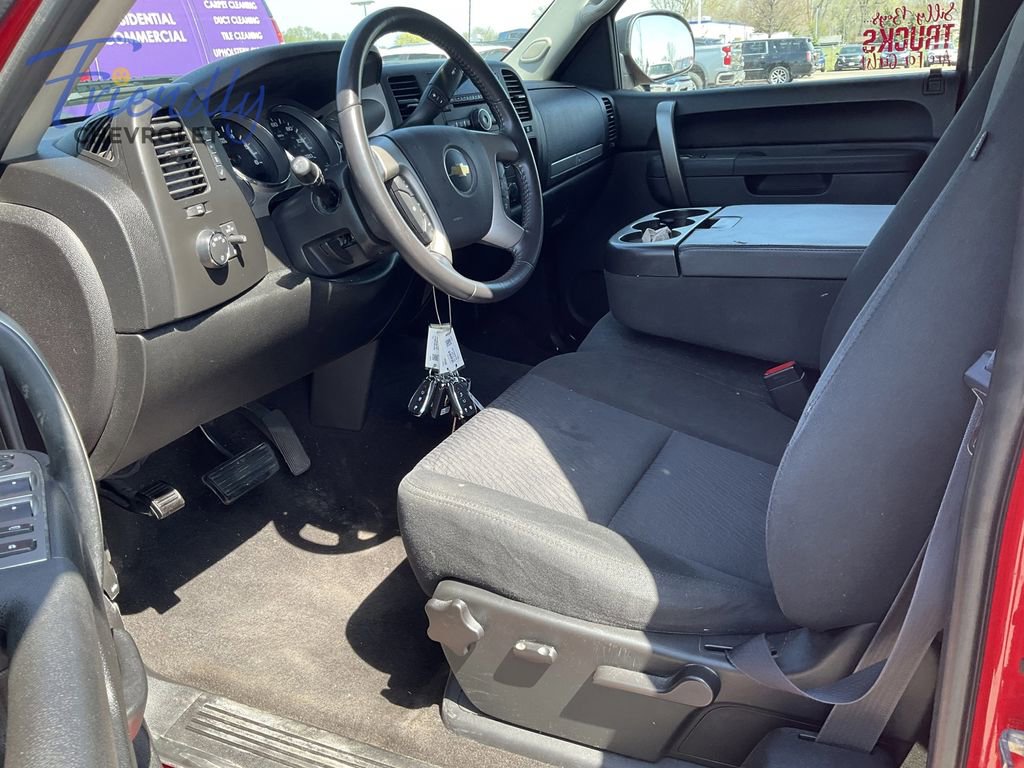 Used 2011 Chevrolet Silverado 1500 LT w/ All-Star Edition AWD/4WD image 10