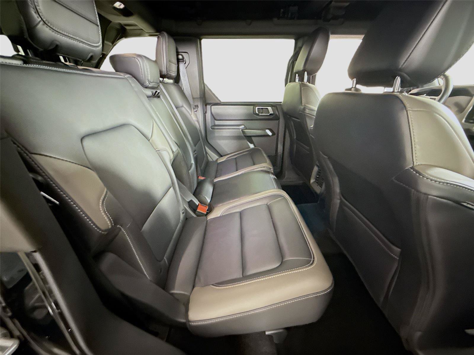 Used 2025 Ford Bronco Outer Banks AWD/4WD image 19
