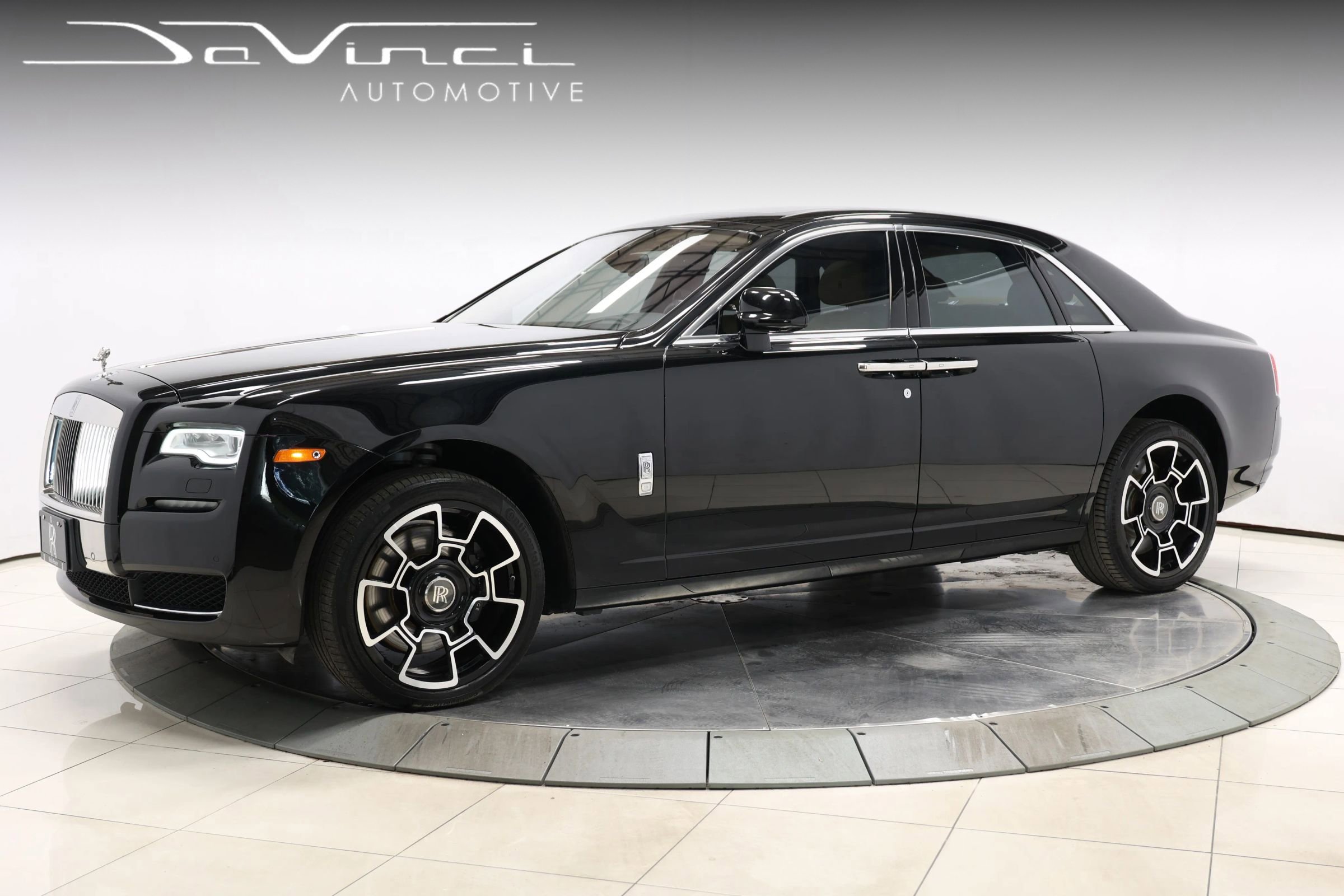 Used 2015 Rolls-Royce Ghost image 1