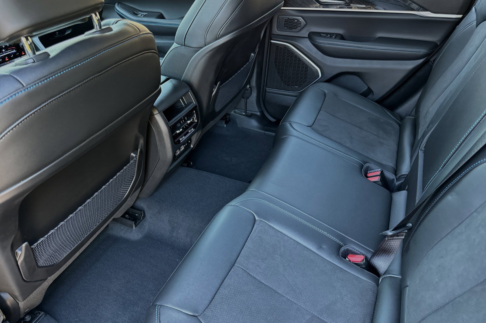 New 2023 Jeep Grand Cherokee Trailhawk image 11