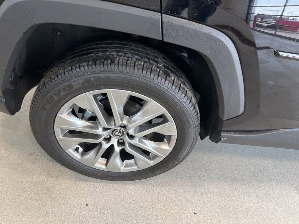 Used 2025 Toyota RAV4 Limited image 33